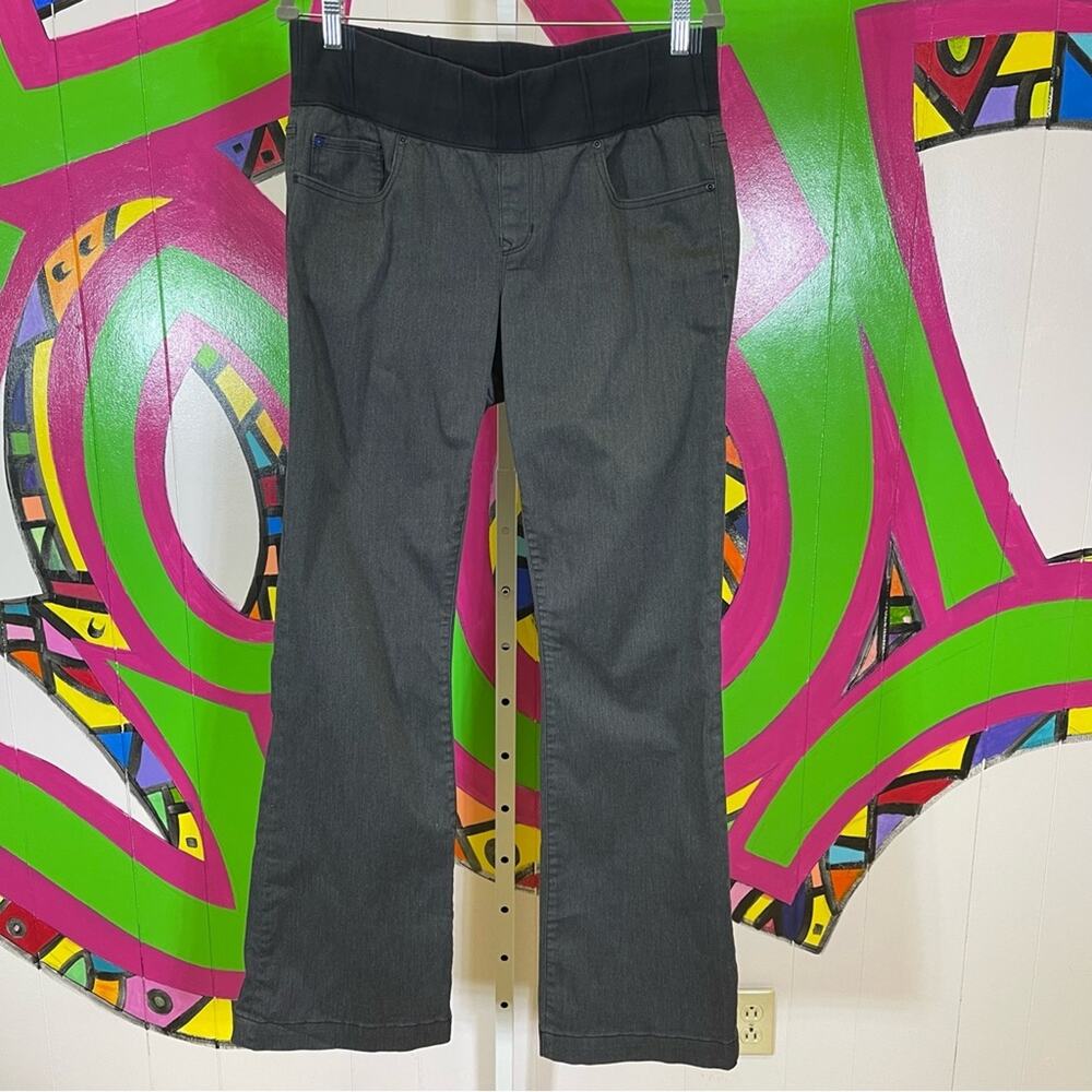 GAP Maternity Jeans, Size 31/12L. Black. In excellent condition!
